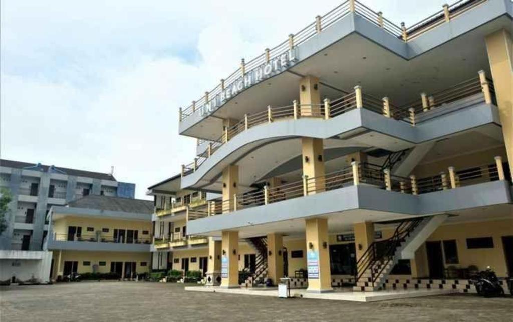 Uni Beach Hotel Pangandaran Εξωτερικό φωτογραφία