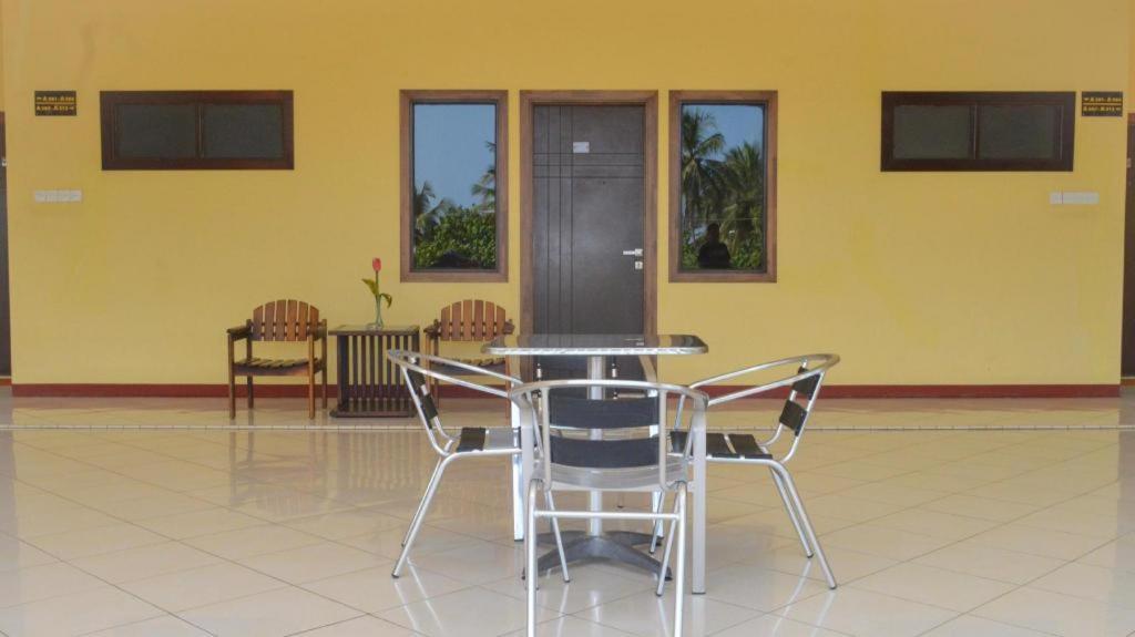 Uni Beach Hotel Pangandaran Εξωτερικό φωτογραφία
