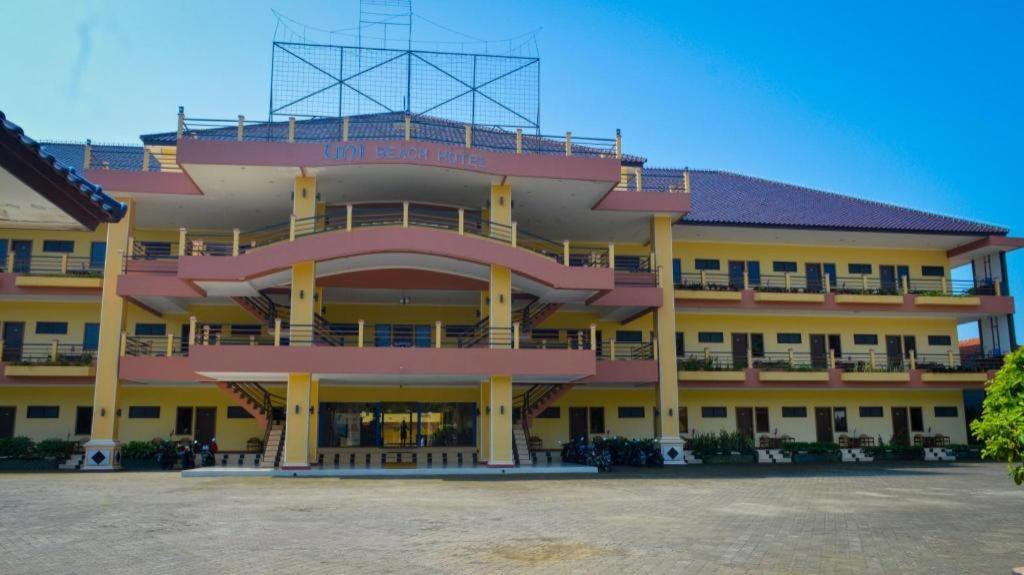 Uni Beach Hotel Pangandaran Εξωτερικό φωτογραφία